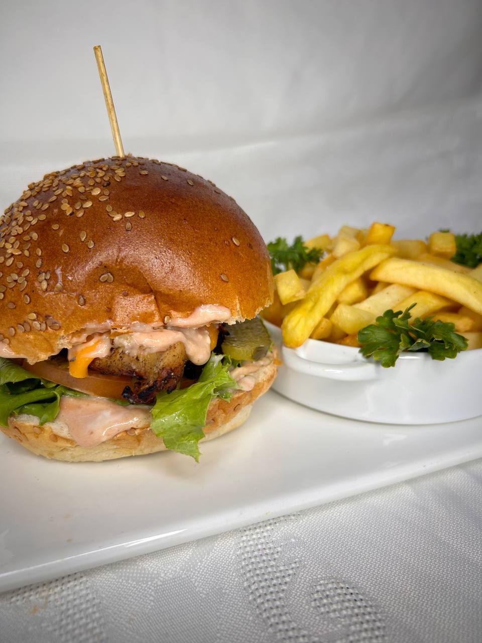 LE CHICKEN BURGER