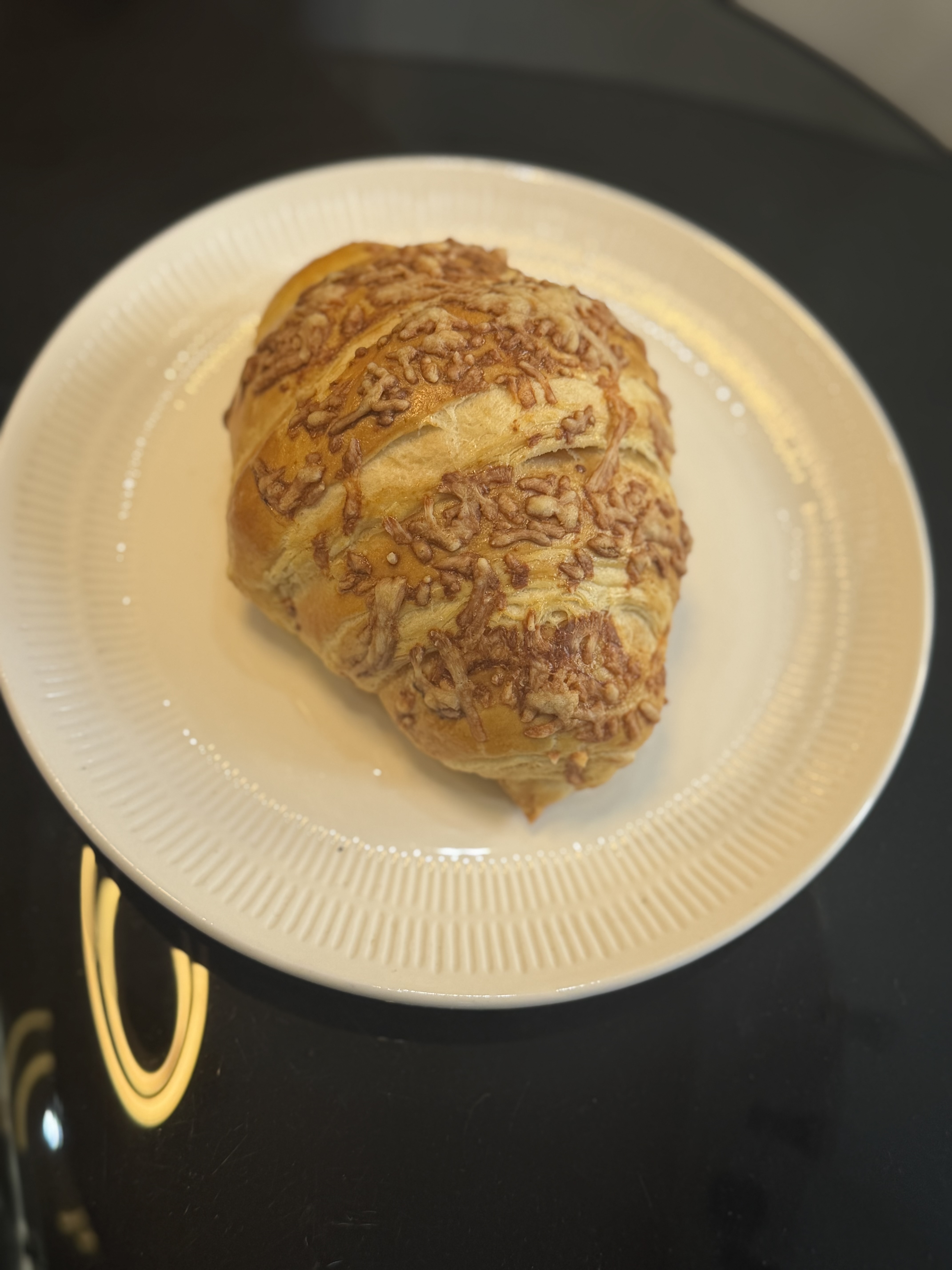 CROISSANT AU JAMBON FROMAGE